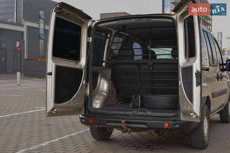 Минивэн Fiat Doblo 2013 в Киеве