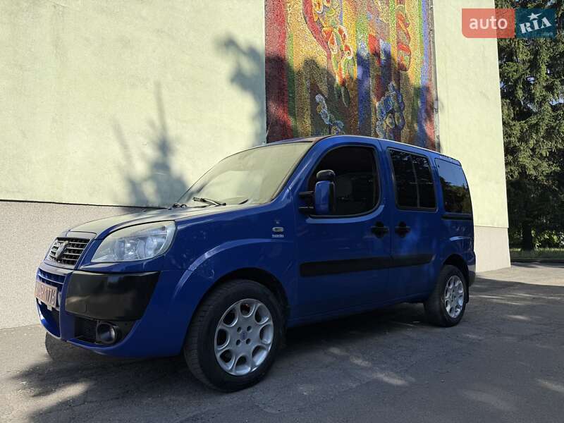 Минивэн Fiat Doblo 2008 в Ровно