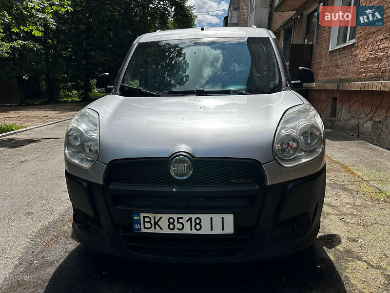 Мінівен Fiat Doblo 2012 в Рівному