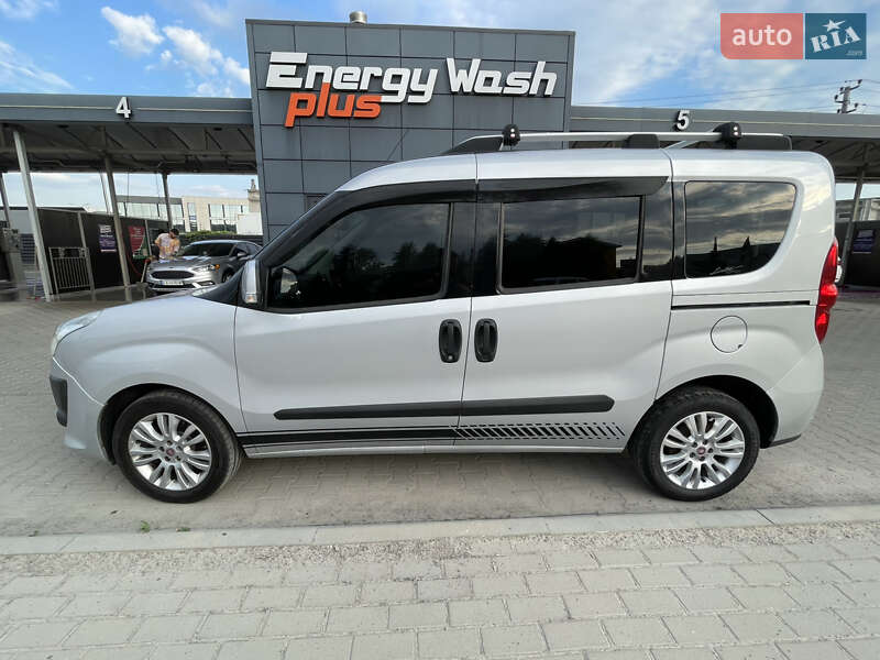 Минивэн Fiat Doblo 2012 в Киеве
