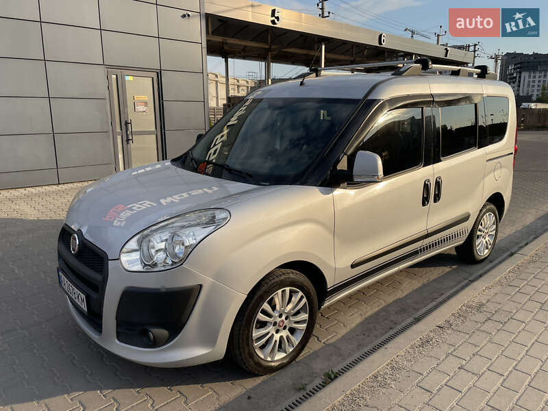 Минивэн Fiat Doblo 2012 в Киеве