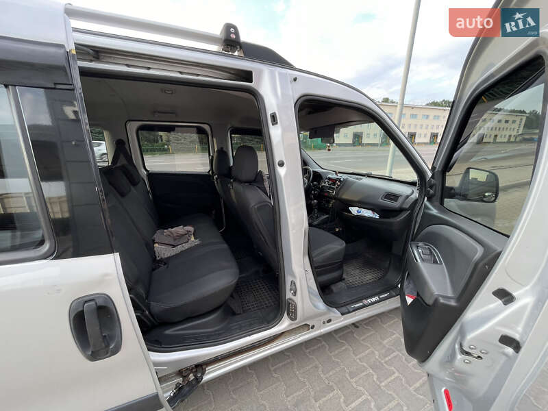 Минивэн Fiat Doblo 2012 в Киеве