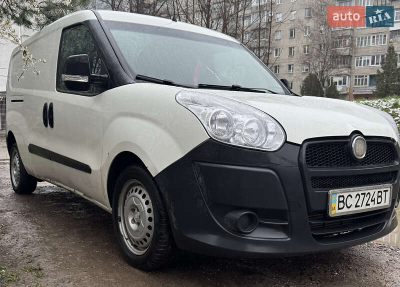 Вантажний фургон Fiat Doblo 2011 в Львові