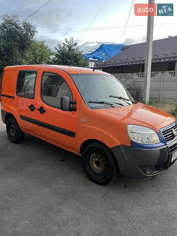 Вантажний фургон Fiat Doblo 2010 в Житомирі