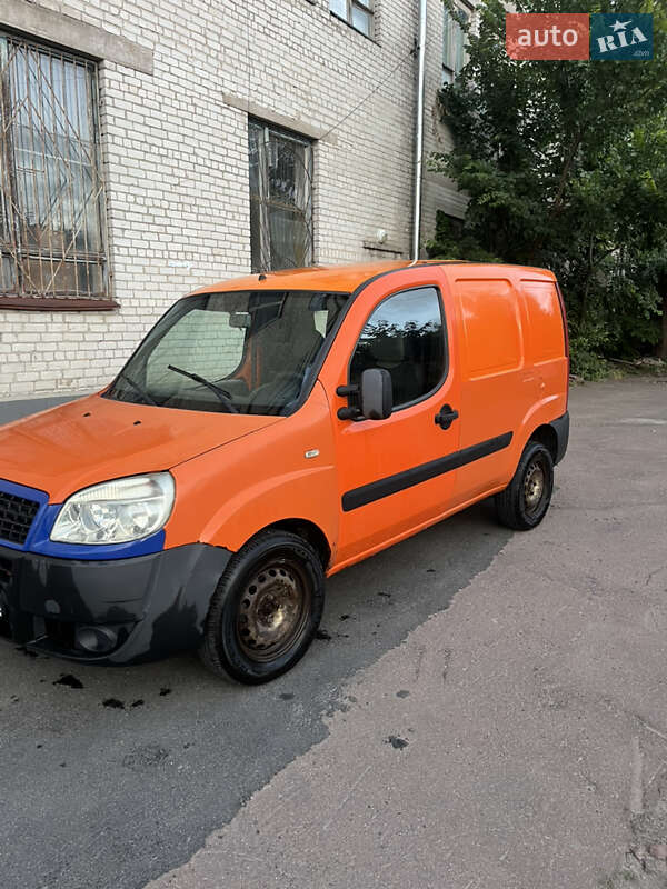 Вантажний фургон Fiat Doblo 2010 в Житомирі