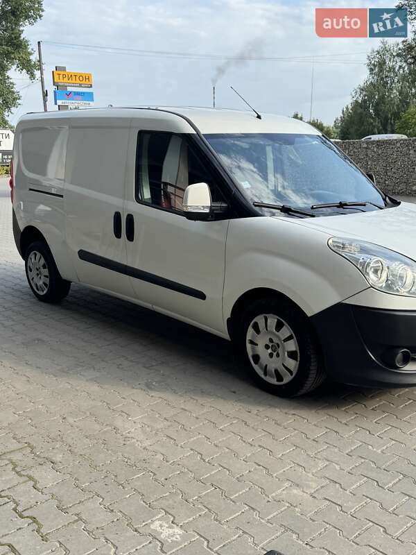 Грузовой фургон Fiat Doblo 2012 в Черновцах