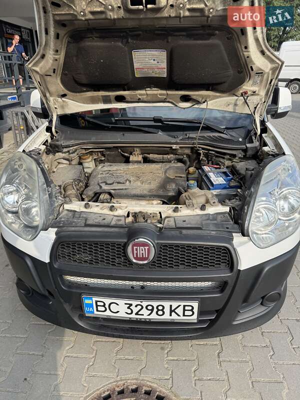 Грузовой фургон Fiat Doblo 2012 в Черновцах