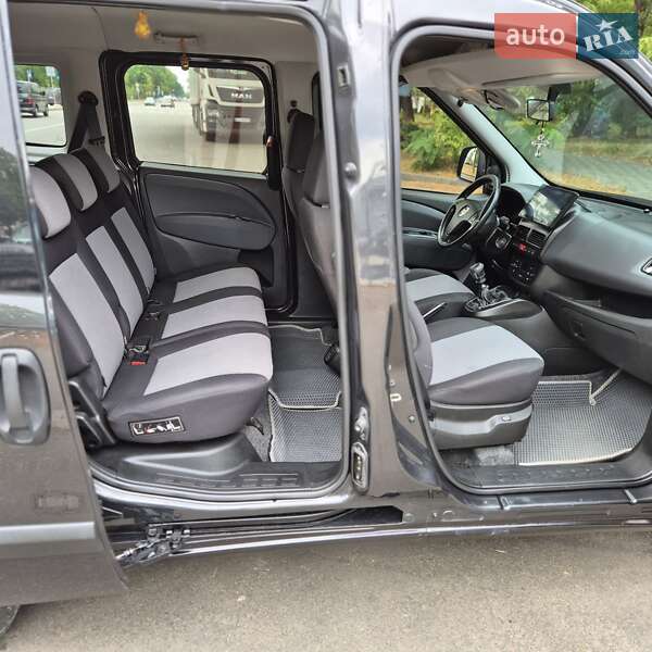 Мінівен Fiat Doblo 2011 в Києві