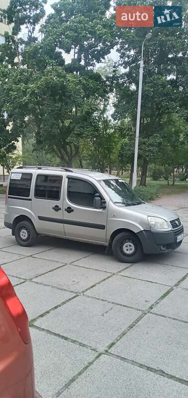 Минивэн Fiat Doblo 2007 в Киеве