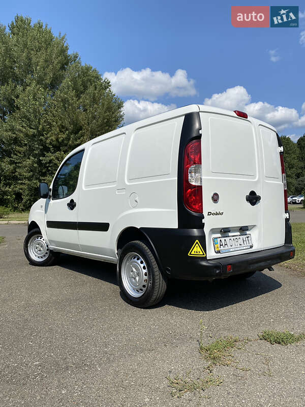 Грузовой фургон Fiat Doblo 2015 в Киеве