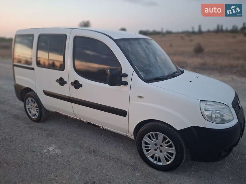 Минивэн Fiat Doblo 2008 в Николаеве