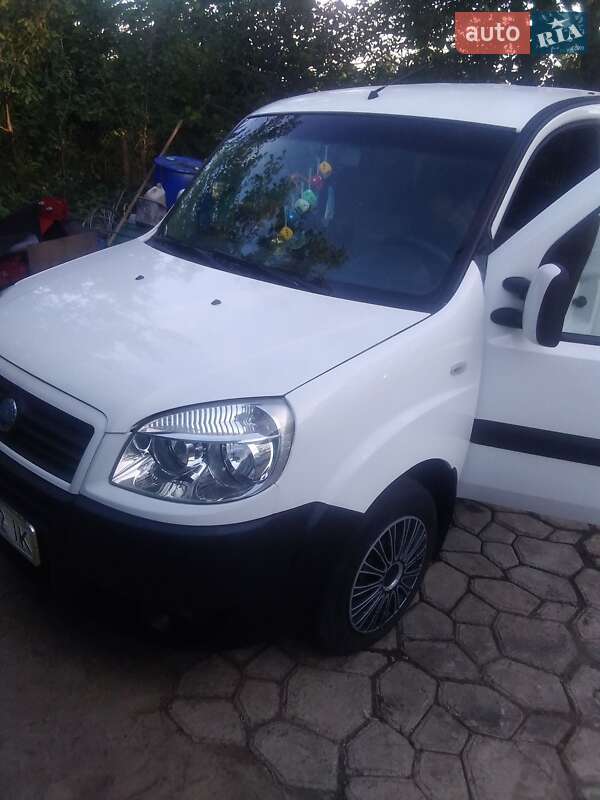 Мінівен Fiat Doblo 2005 в Острозі фото 6 Мінівен Fiat Doblo 2005 в Острозі