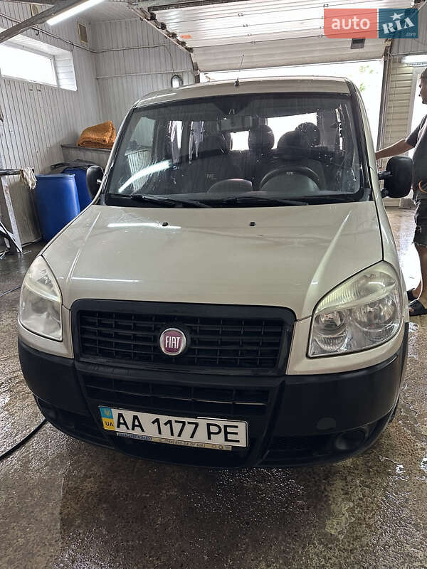 Минивэн Fiat Doblo 2012 в 