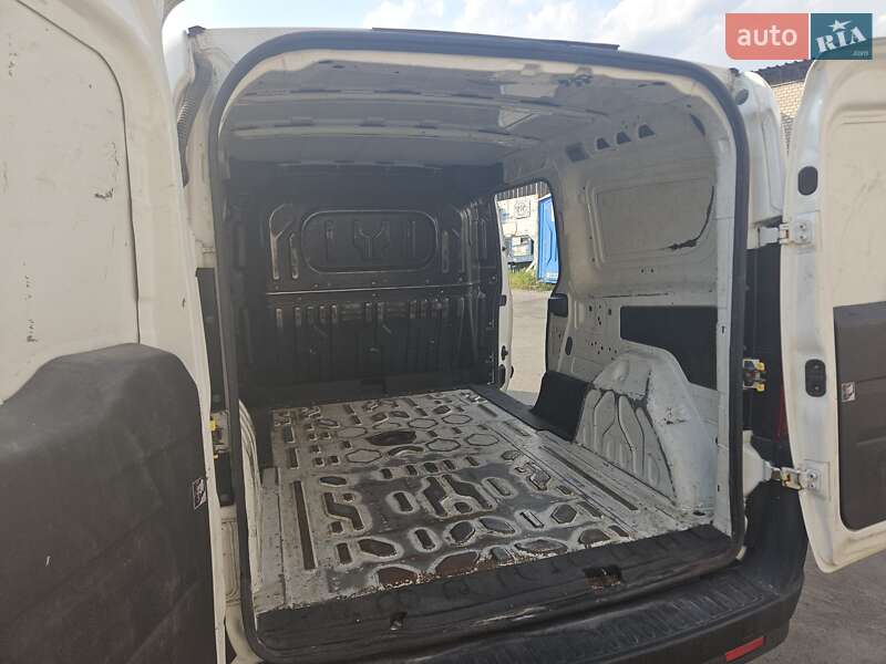 Грузовой фургон Fiat Doblo 2016 в Киеве фото 7 Грузовой фургон Fiat Doblo 2016 в Киеве