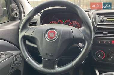 Грузопассажирский фургон Fiat Doblo 2010 в 