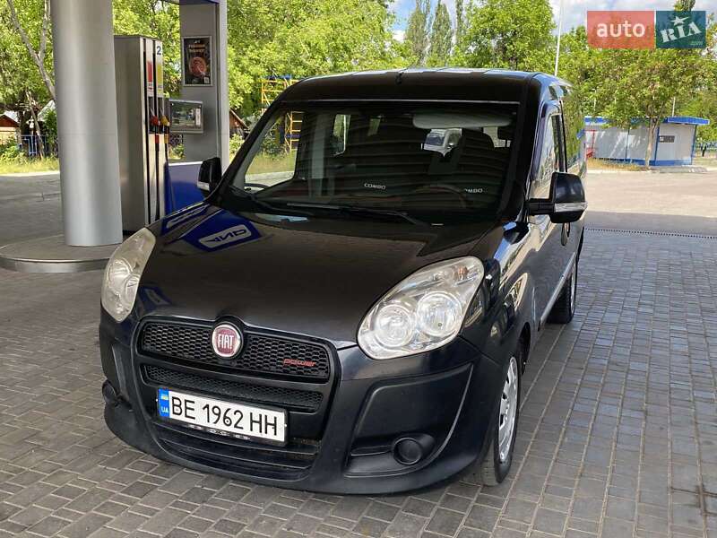 Минивэн Fiat Doblo 2010 в Николаеве