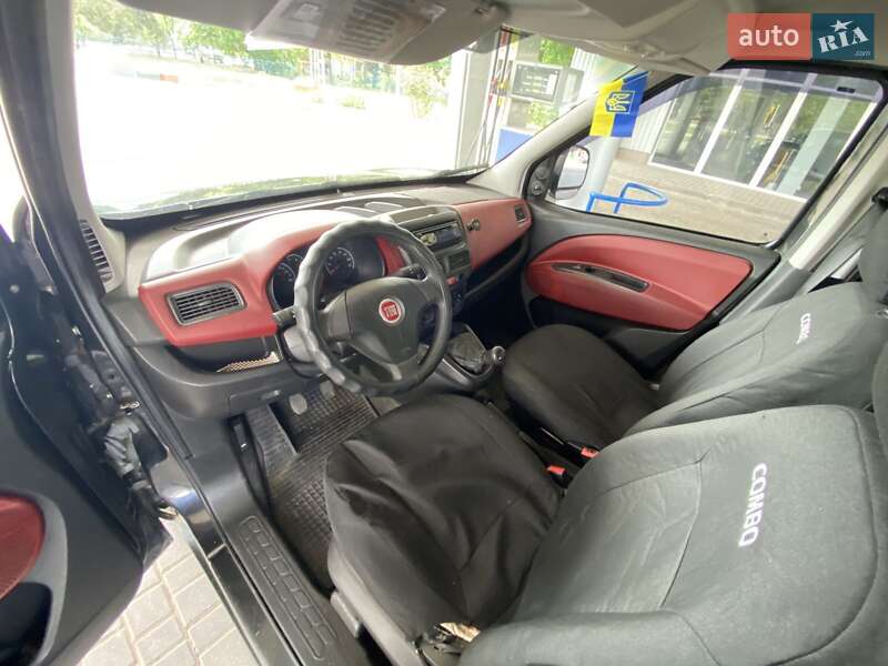Минивэн Fiat Doblo 2010 в Николаеве