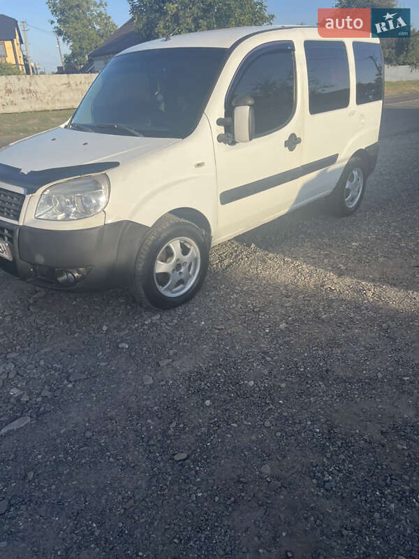 Минивэн Fiat Doblo 2007 в Новоселице