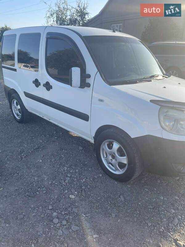 Минивэн Fiat Doblo 2007 в Новоселице