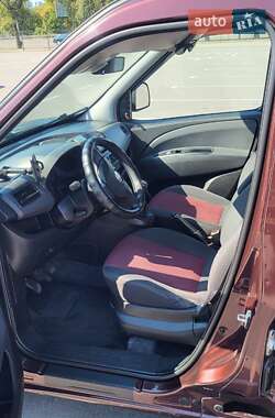 Минивэн Fiat Doblo 2011 в 