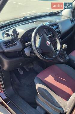 Минивэн Fiat Doblo 2011 в 