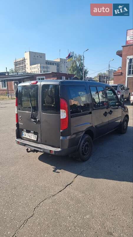 Мінівен Fiat Doblo 2011 в Києві