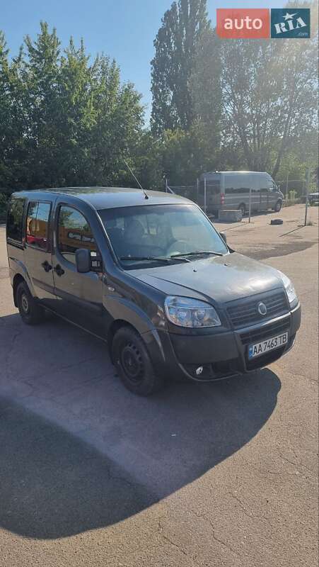 Мінівен Fiat Doblo 2011 в Києві