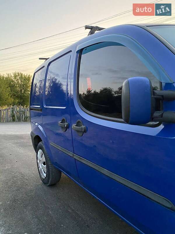 Вантажопасажирський фургон Fiat Doblo 2003 в Дніпрі