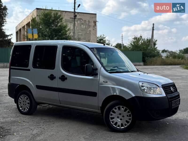 Минивэн Fiat Doblo 2012 в 
