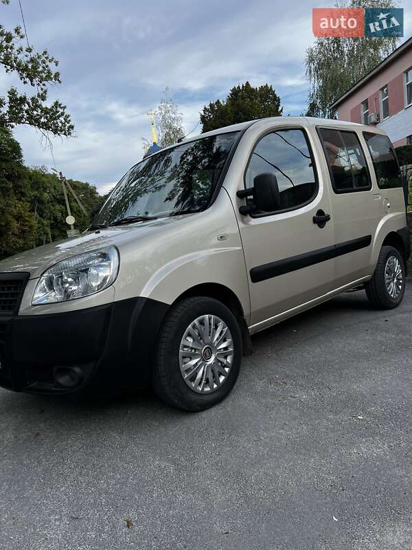 Минивэн Fiat Doblo 2012 в Решетиловке