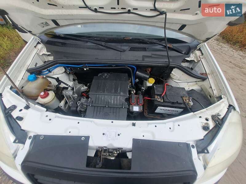 Грузовой фургон Fiat Doblo 2008 в Киеве фото 26 Грузовой фургон Fiat Doblo 2008 в Киеве