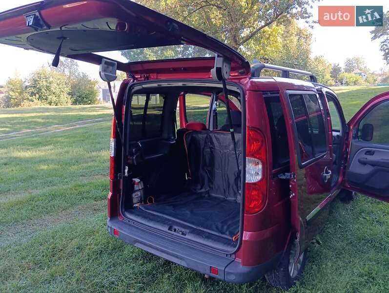 Минивэн Fiat Doblo 2006 в Березане