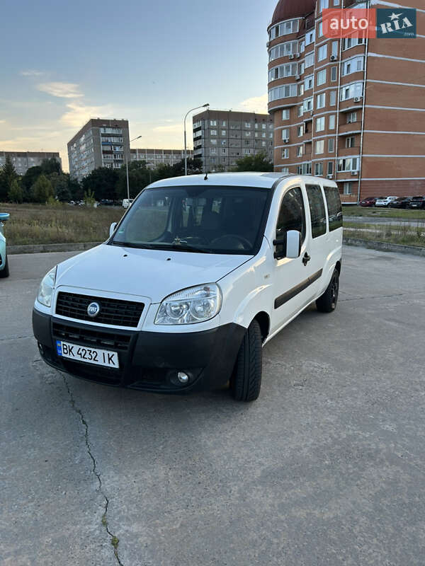 Минивэн Fiat Doblo 2008 в Вараше