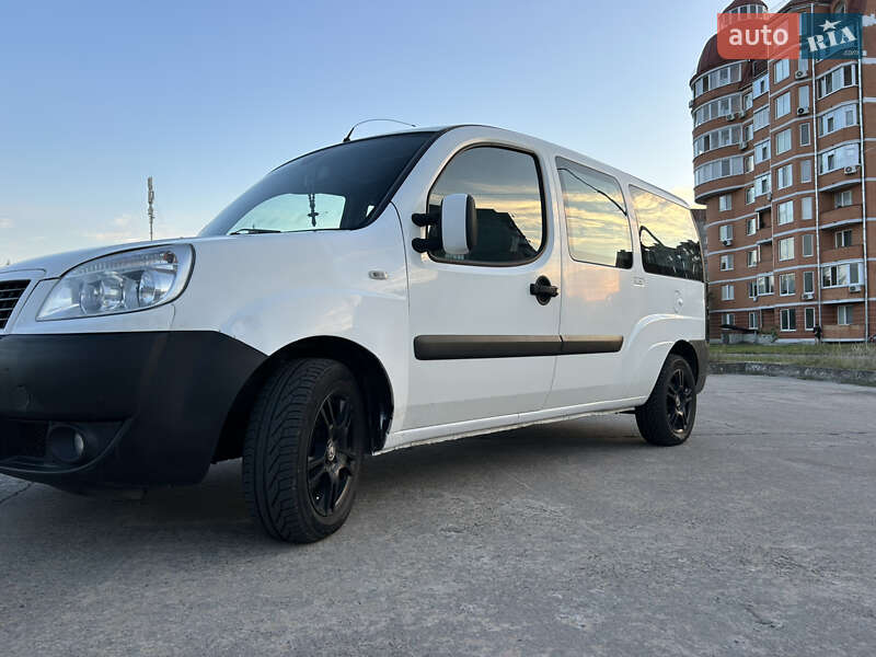 Минивэн Fiat Doblo 2008 в Вараше