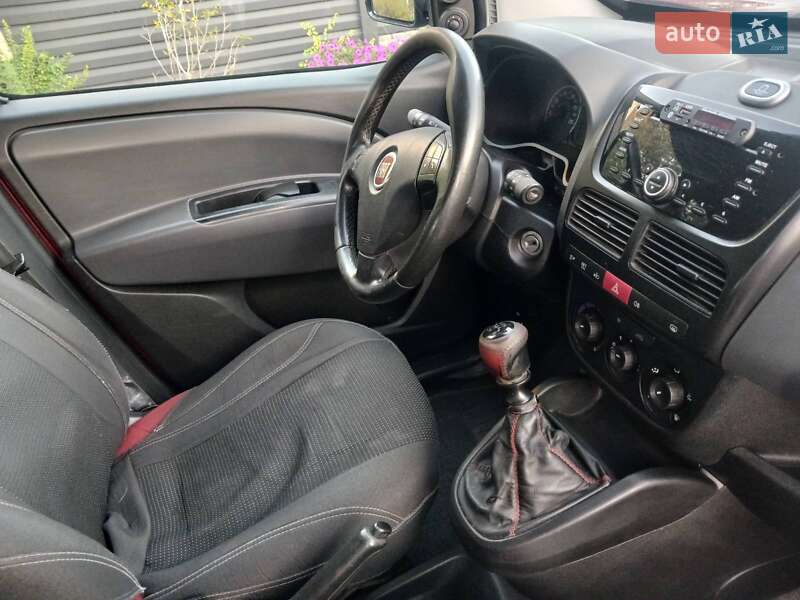 Минивэн Fiat Doblo 2010 в Полтаве