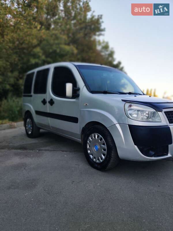 Минивэн Fiat Doblo 2008 в 