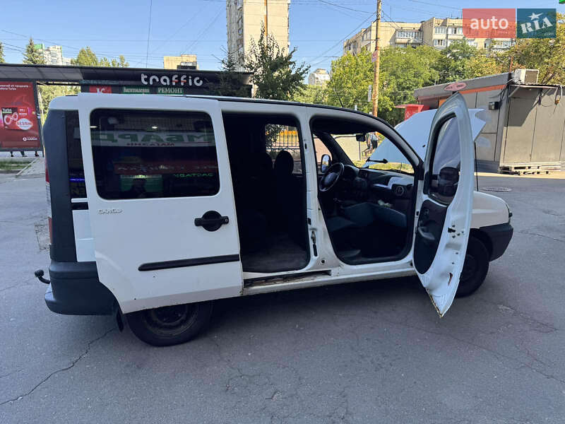 Минивэн Fiat Doblo 2004 в Киеве