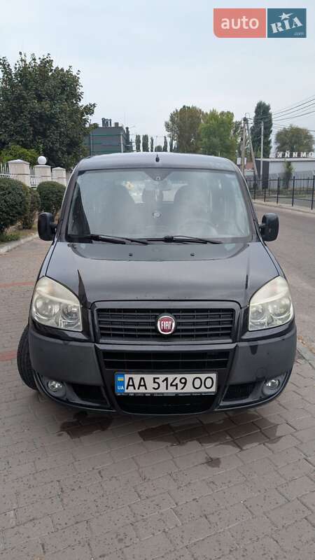 Минивэн Fiat Doblo 2008 в Киеве
