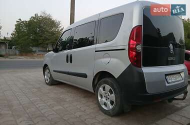Минивэн Fiat Doblo 2011 в 