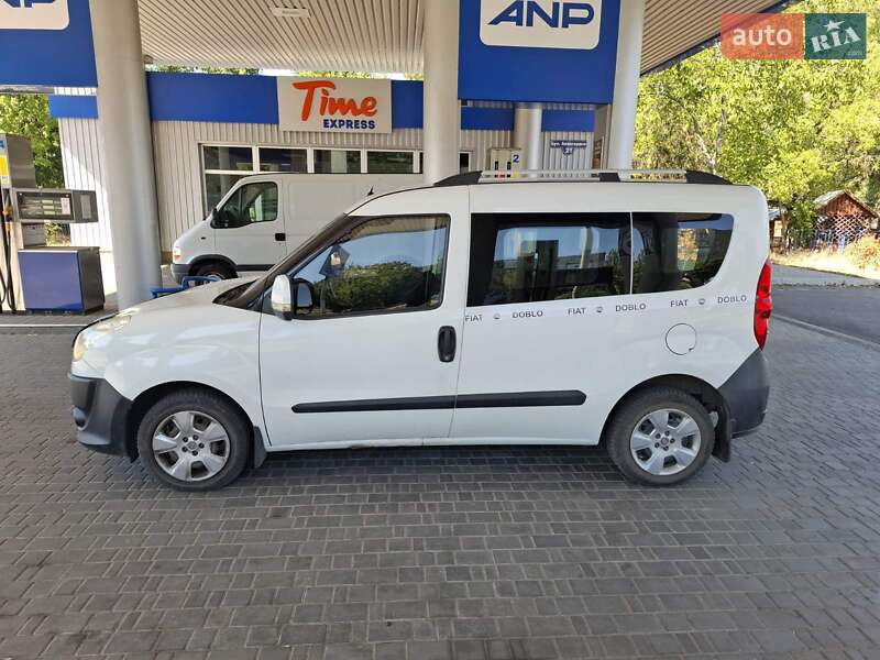 Минивэн Fiat Doblo 2010 в Николаеве