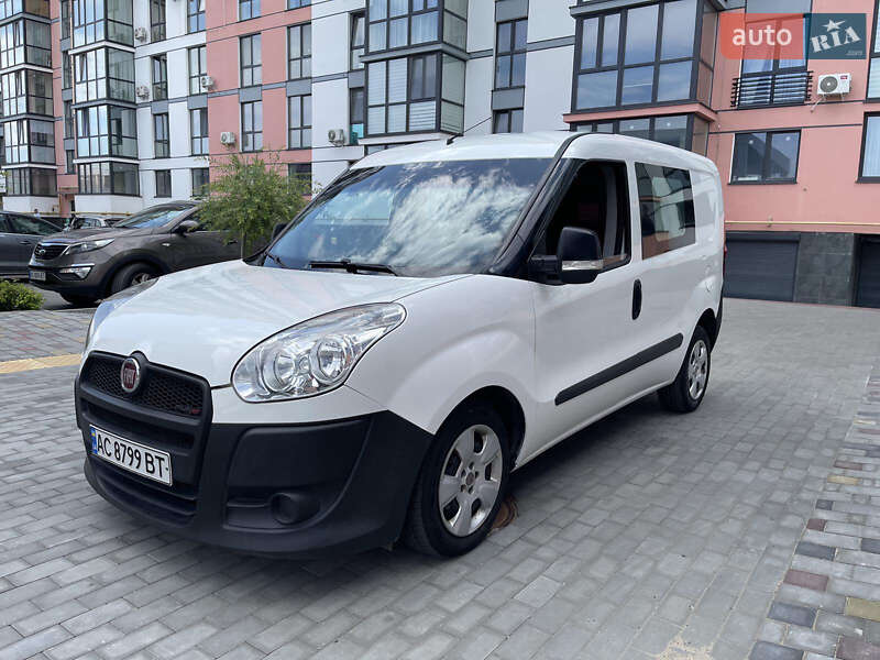 Грузопассажирский фургон Fiat Doblo 2010 в 