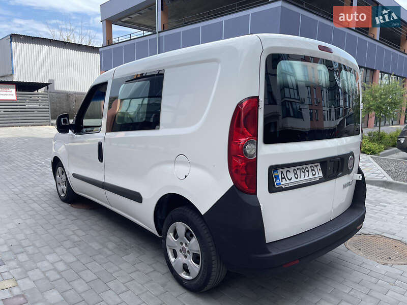 Грузопассажирский фургон Fiat Doblo 2010 в Ковеле