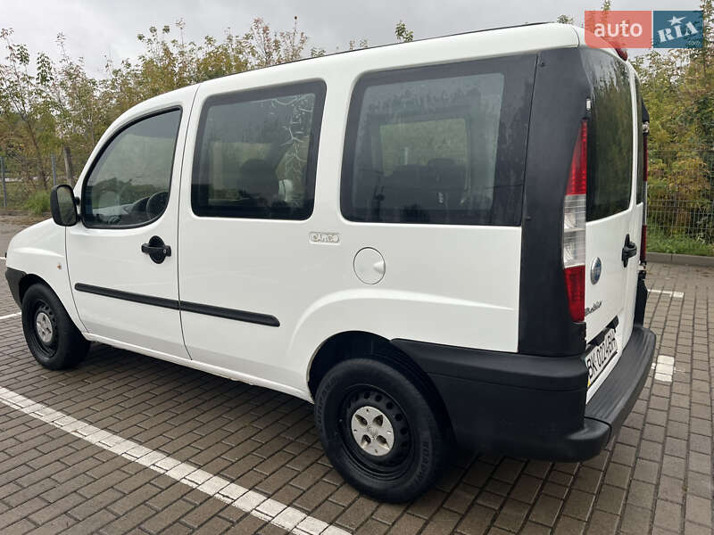 Минивэн Fiat Doblo 2005 в Дубно