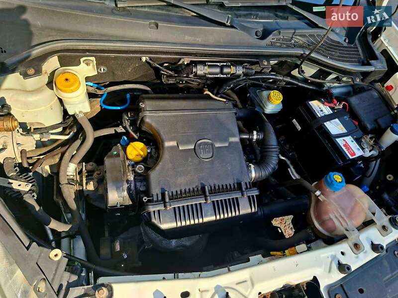 Грузовой фургон Fiat Doblo 2012 в Киеве фото 7 Грузовой фургон Fiat Doblo 2012 в Киеве