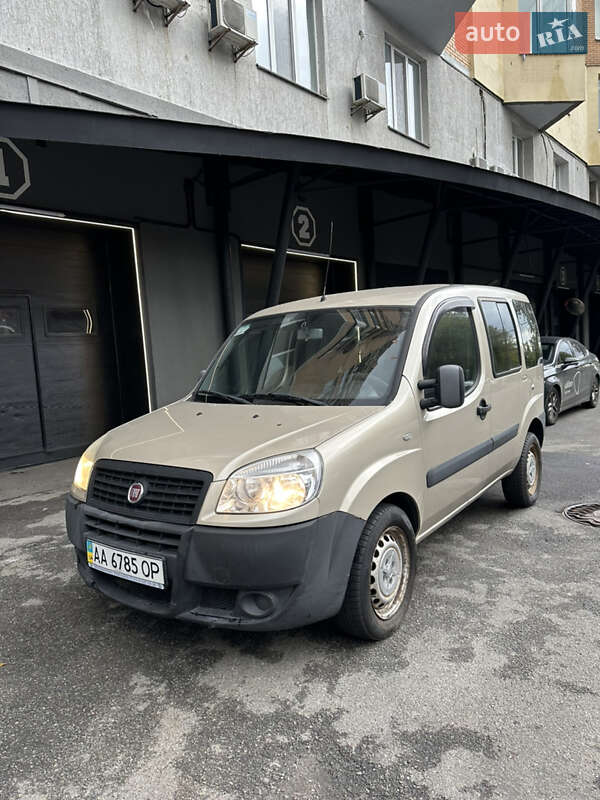 Минивэн Fiat Doblo 2015 в Киеве