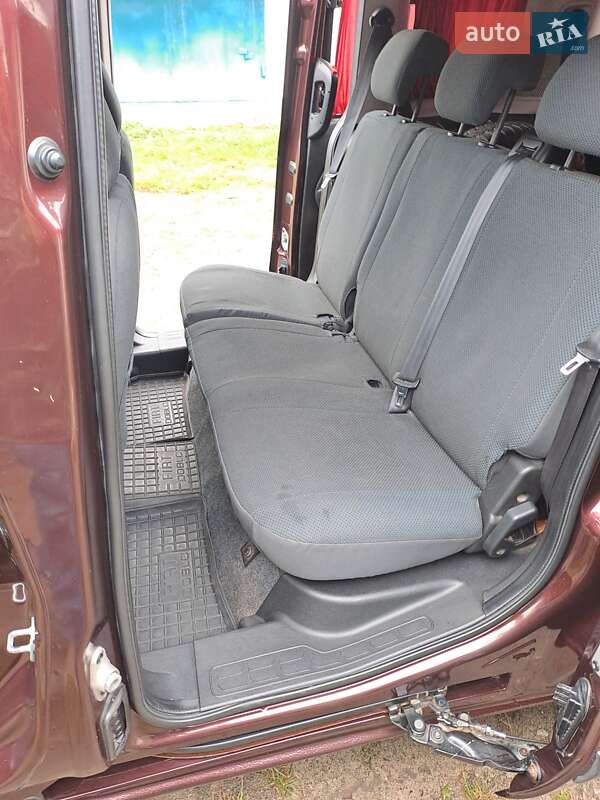 Минивэн Fiat Doblo 2010 в Нетешине