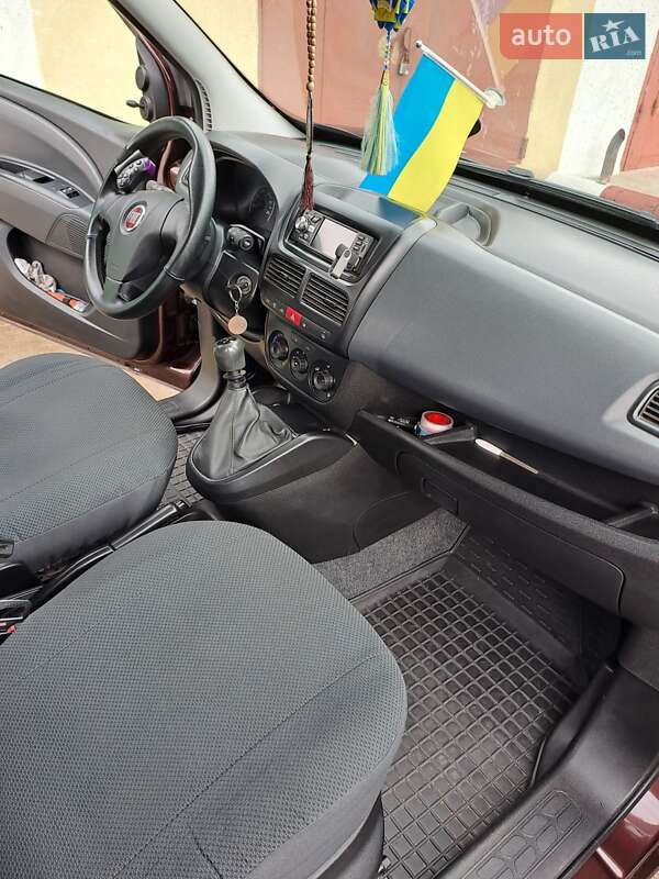Минивэн Fiat Doblo 2010 в Нетешине