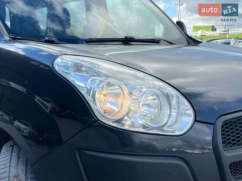 Мінівен Fiat Doblo 2011 в Львові