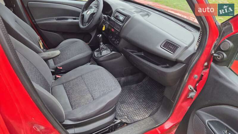 Вантажний фургон Fiat Doblo 2012 в Тернополі
