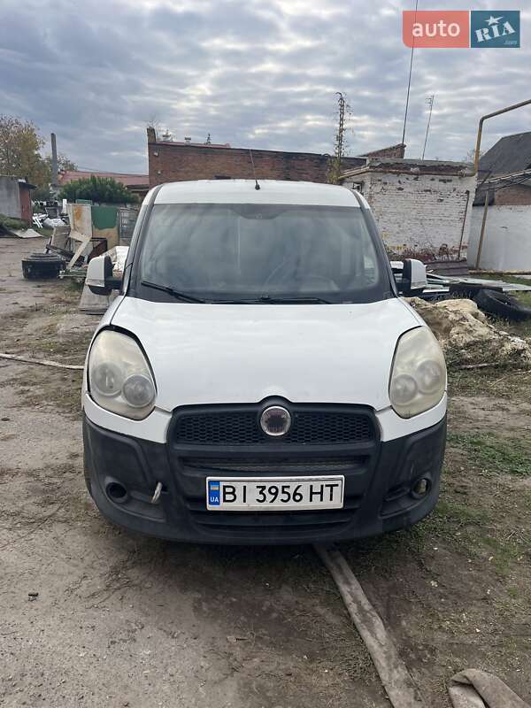 Грузовой фургон Fiat Doblo 2012 в Миргороде